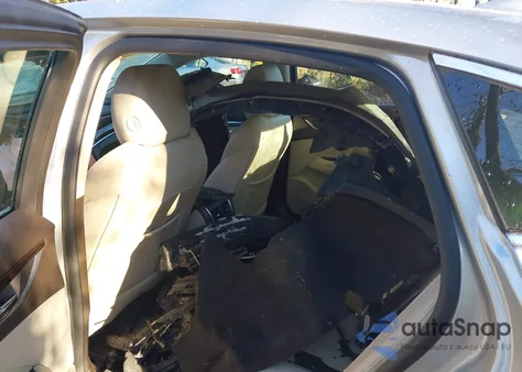 2017 Buick Lacrosse Essence z USA, uszkodzony, nr VIN 1G4ZP5SS0HU160586